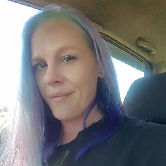 Meet your Posher, Amanda - Picture 1 of 1